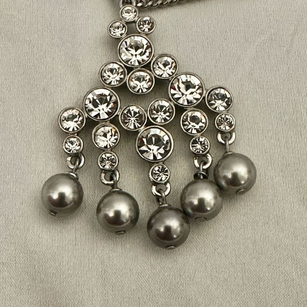Givenchy rhinestone grey faux pearl pendant necklace - Picture 6 of 12